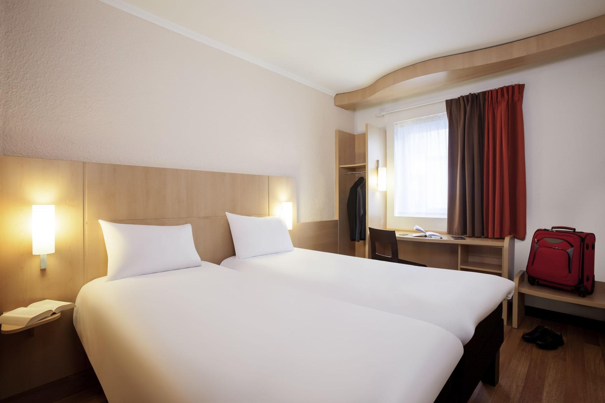 Готель Ibis Nantes Centre Gare Sud Екстер'єр фото