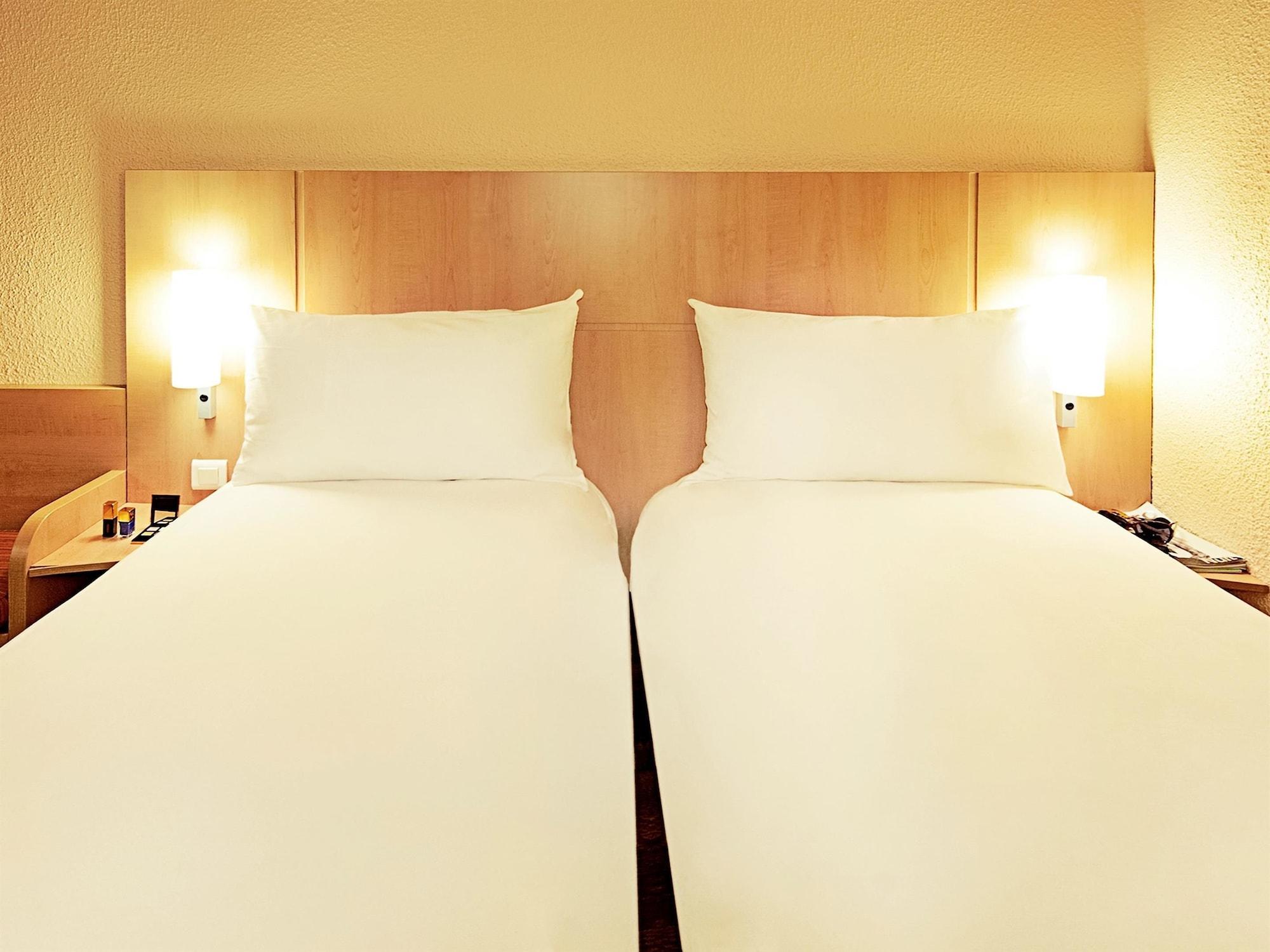 Готель Ibis Nantes Centre Gare Sud Екстер'єр фото