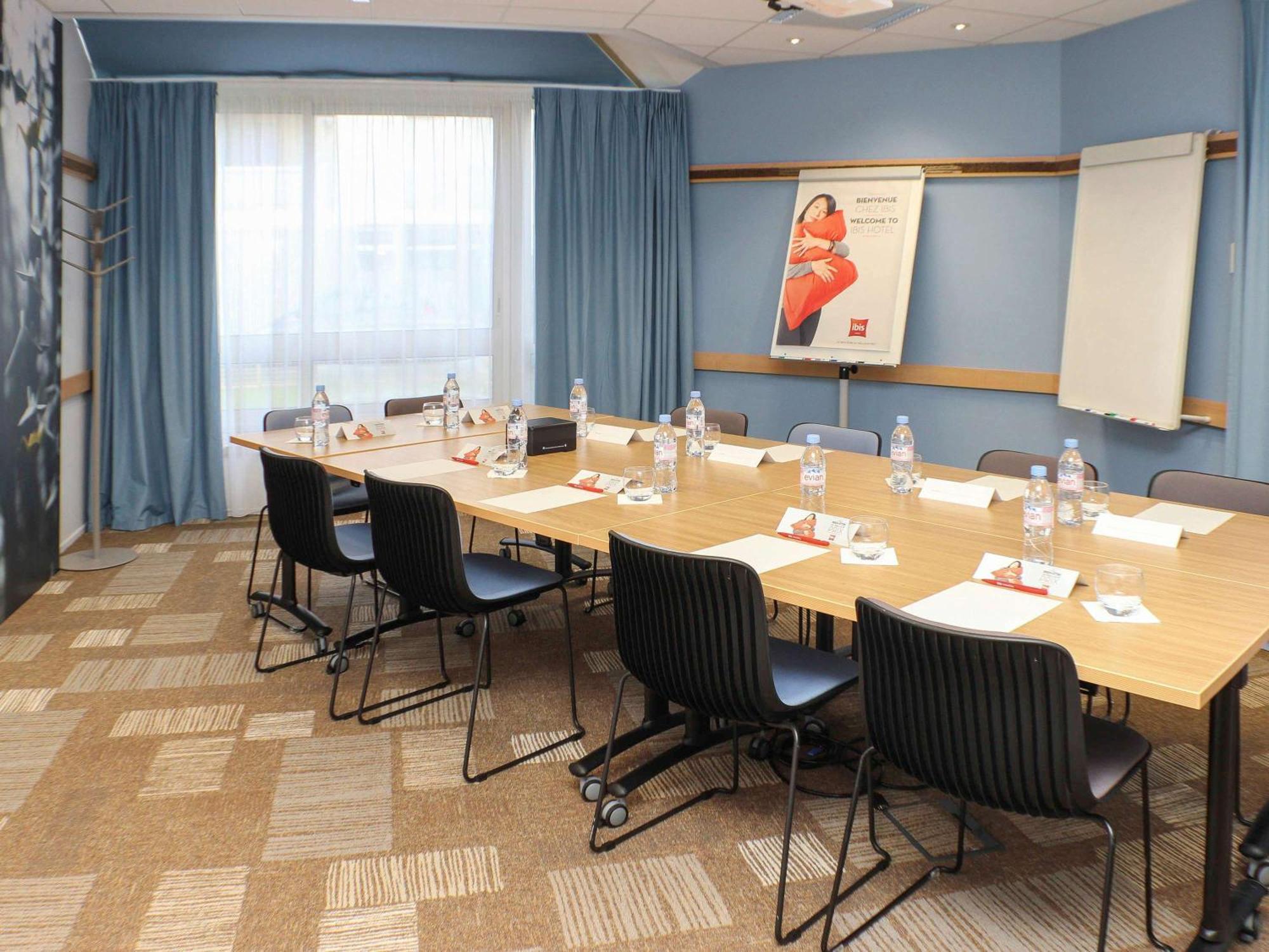 Готель Ibis Nantes Centre Gare Sud Екстер'єр фото