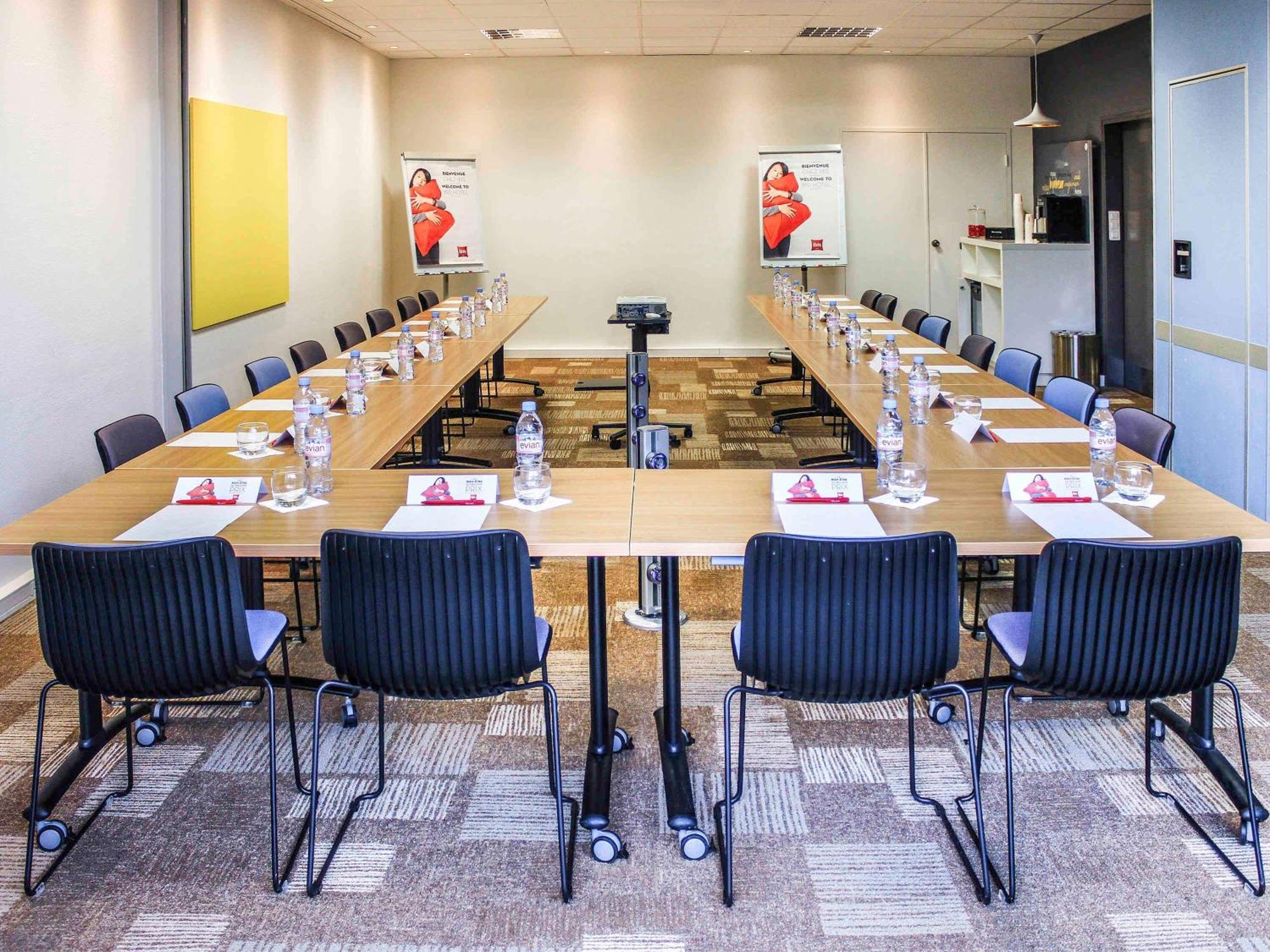 Готель Ibis Nantes Centre Gare Sud Екстер'єр фото