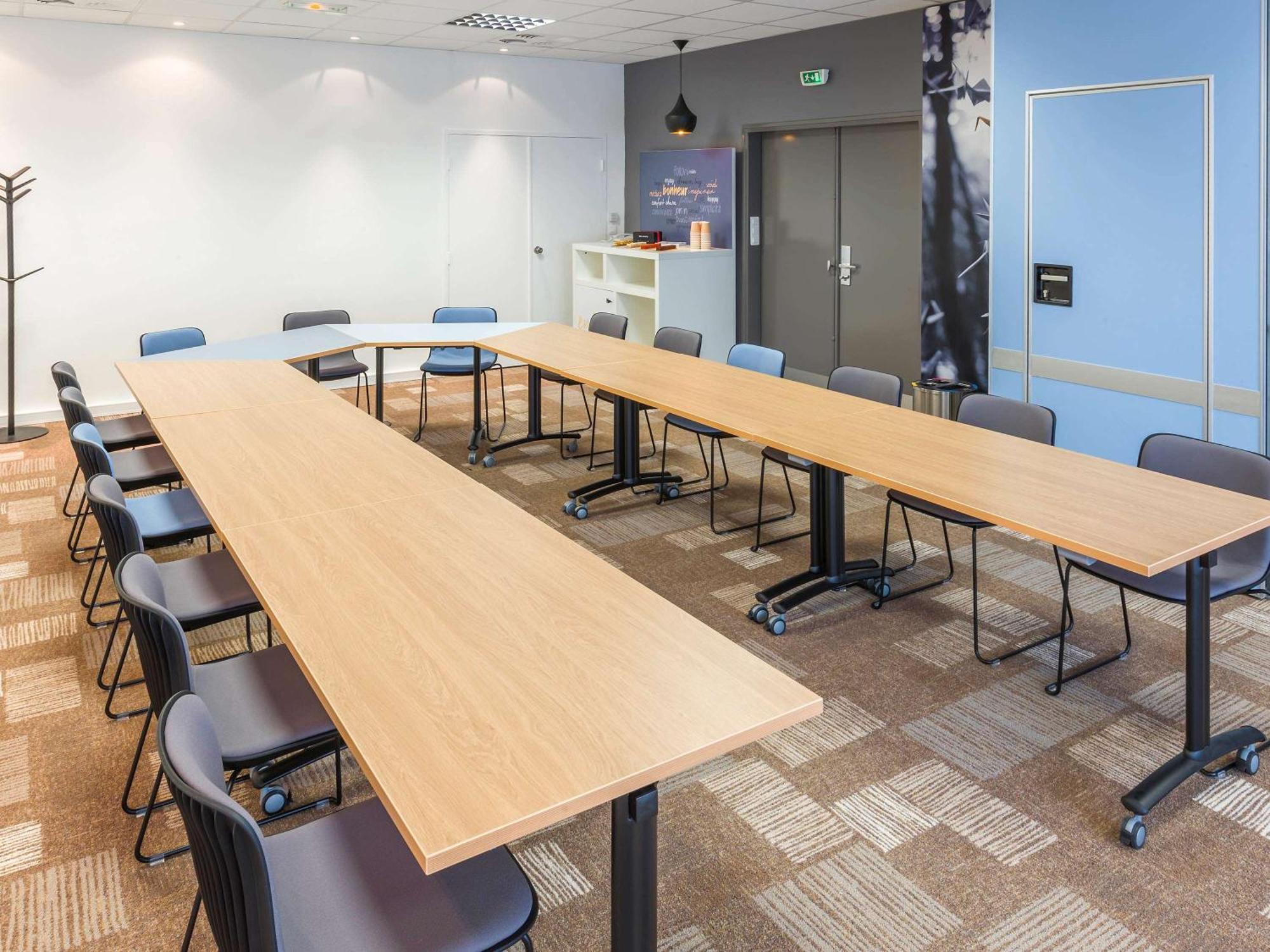Готель Ibis Nantes Centre Gare Sud Екстер'єр фото