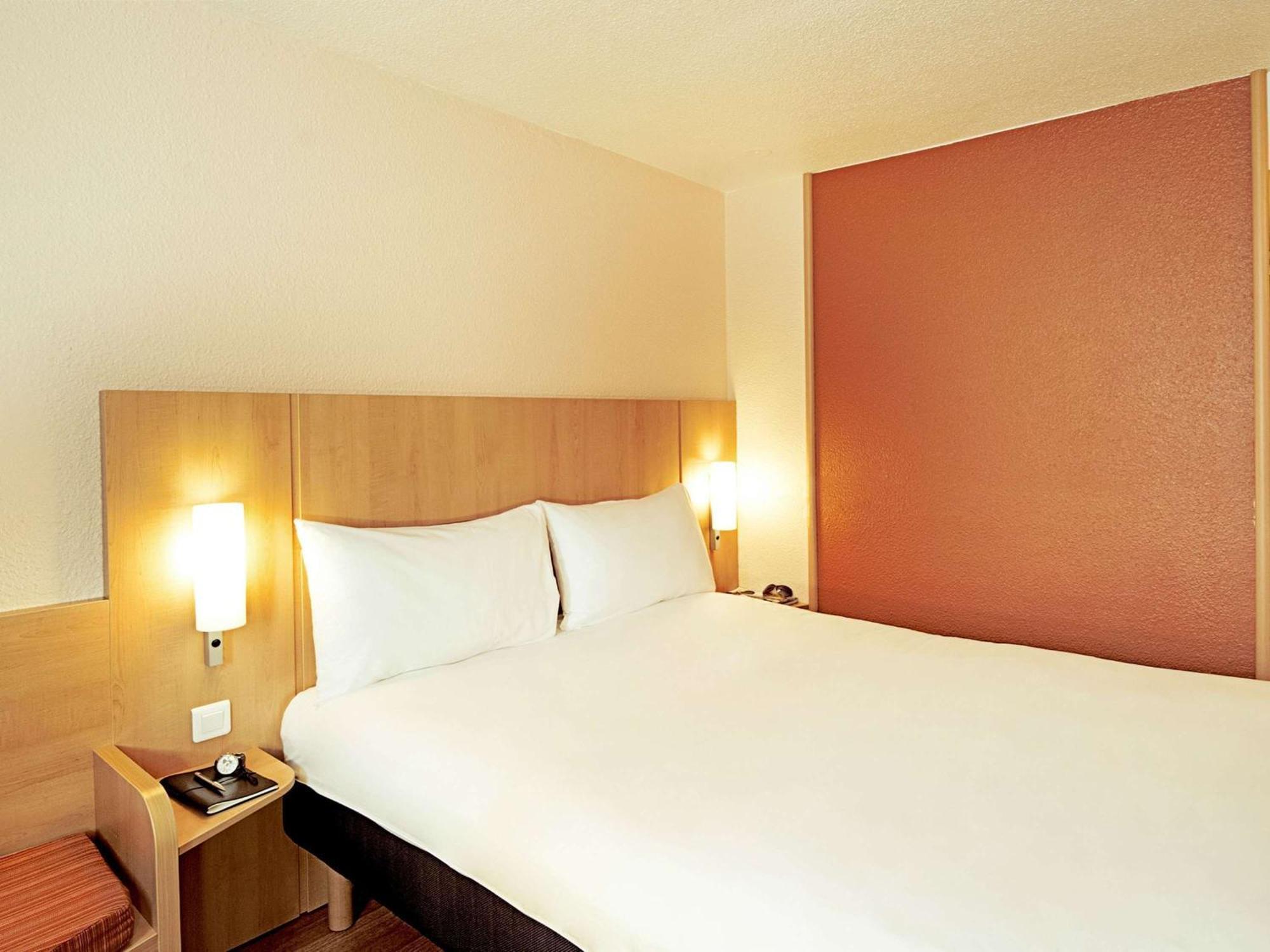 Готель Ibis Nantes Centre Gare Sud Екстер'єр фото