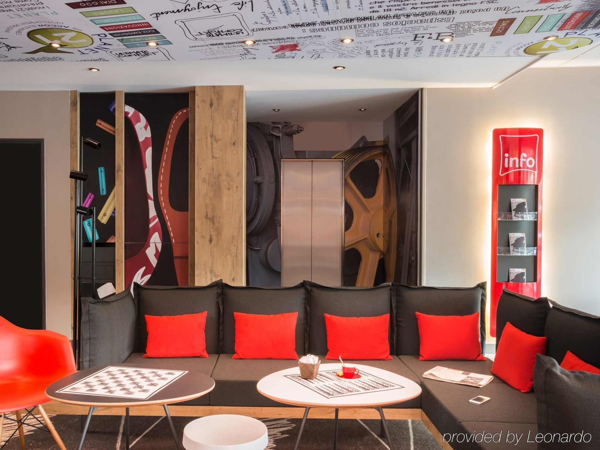 Готель Ibis Nantes Centre Gare Sud Екстер'єр фото